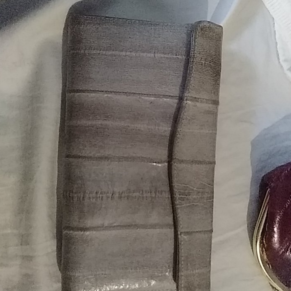 Lee.Sands Eel Skin